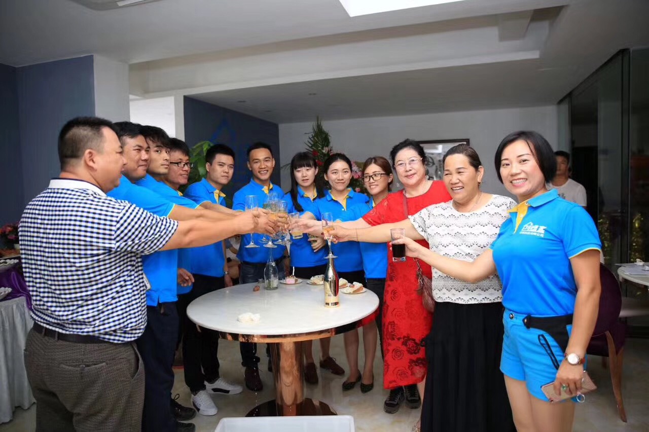 熱烈祝賀創(chuàng)綠家空氣治理?？诜?wù)中心新落成！