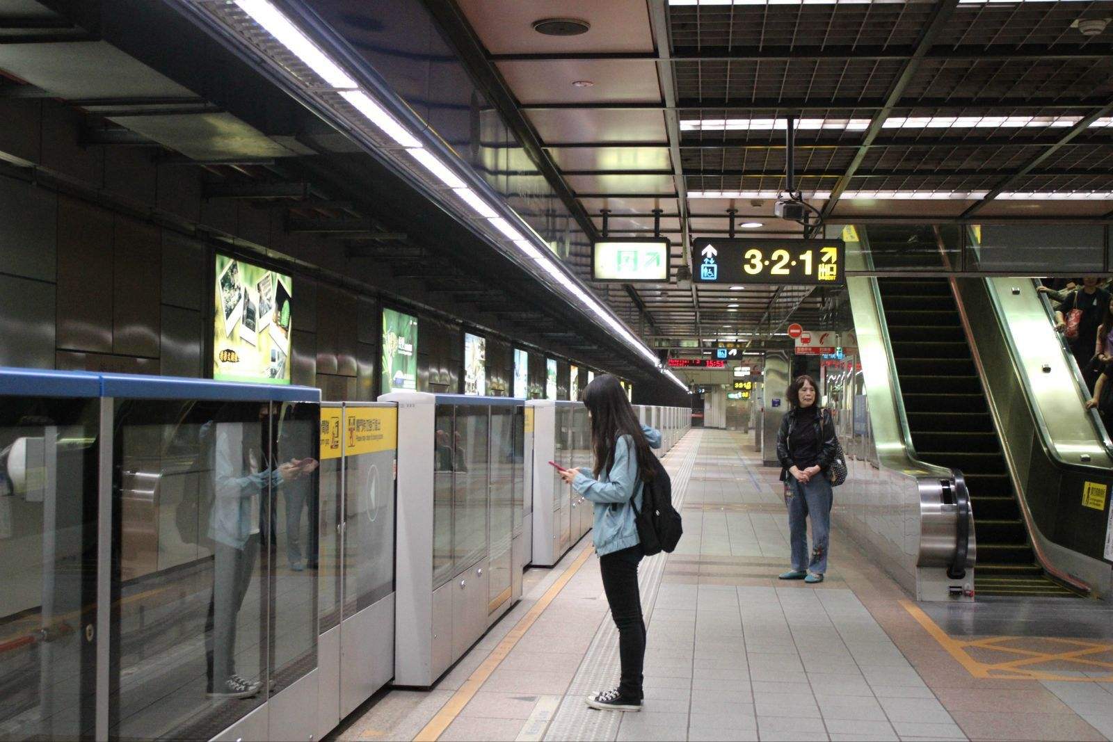 地鐵公交等公共場合空氣污染突出,市民盼望杭州室內空氣檢測機構進行檢測 地鐵公交等公共場合空氣污染突出,市民盼望杭州室內空氣檢測機構進行檢測