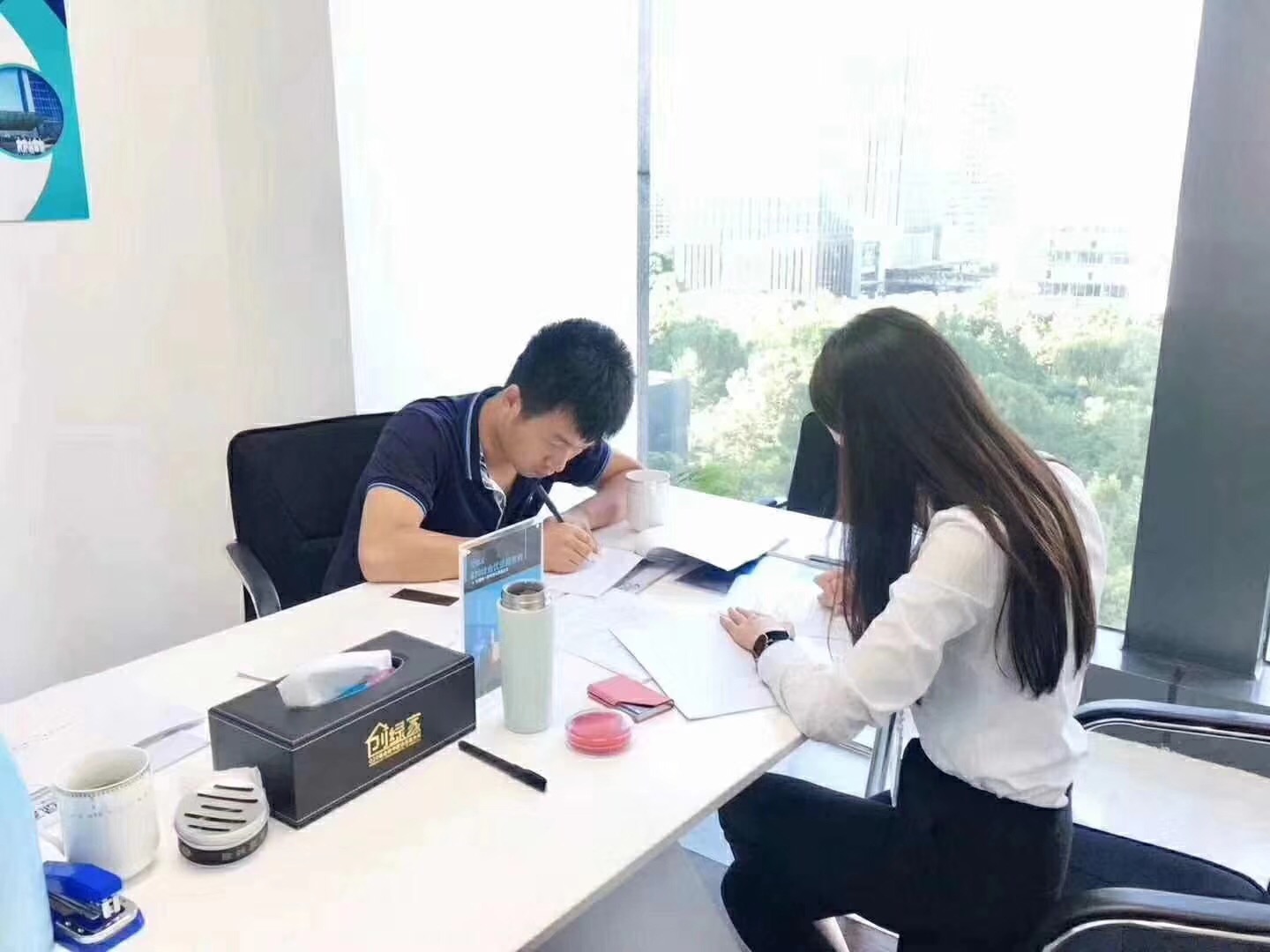 熱烈祝賀馮總、毛總簽約創(chuàng)綠家江蘇省縣級市代理！