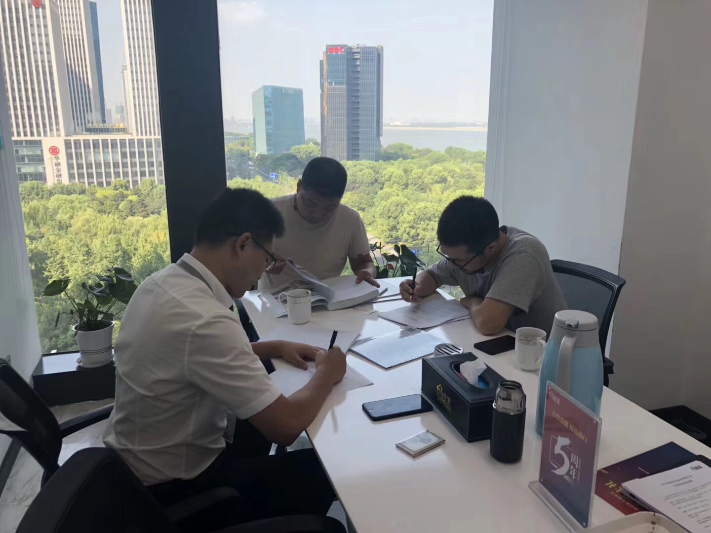 熱烈祝賀于總兄弟簽約創(chuàng)綠家金華市縣級(jí)代理！