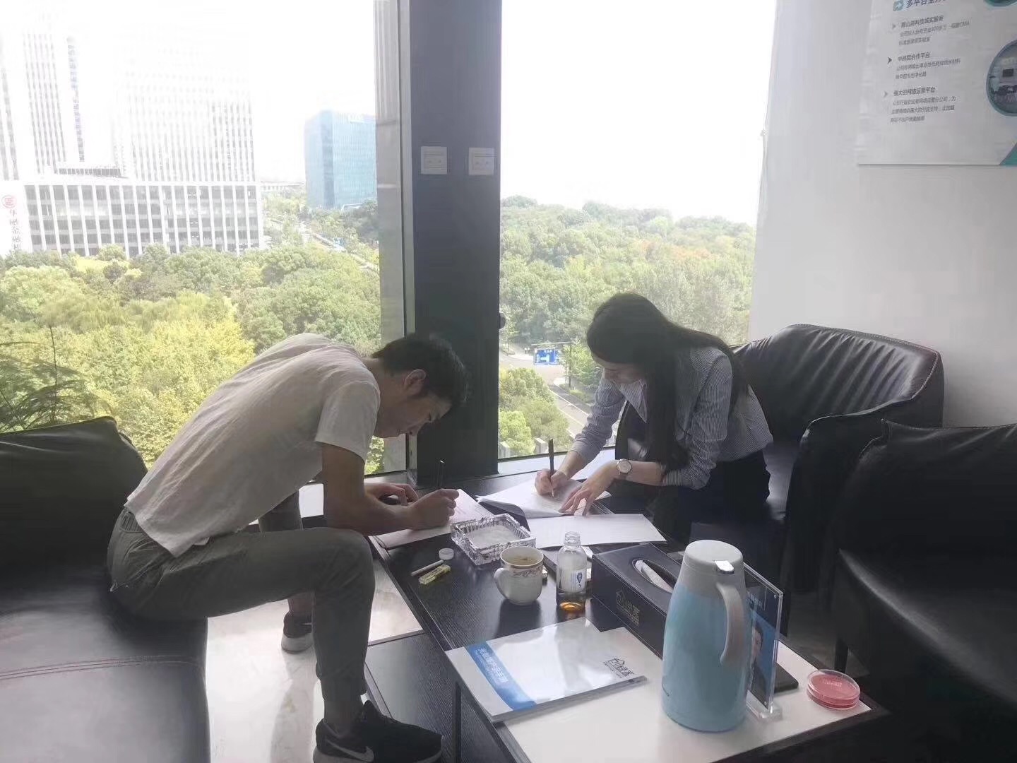 熱烈祝賀苗總簽約創(chuàng)綠家河南省市級(jí)代理！