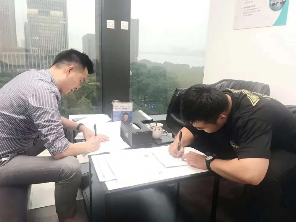 熱烈祝賀徐總簽約創(chuàng)綠家河南省鄭州市區(qū)級代理！