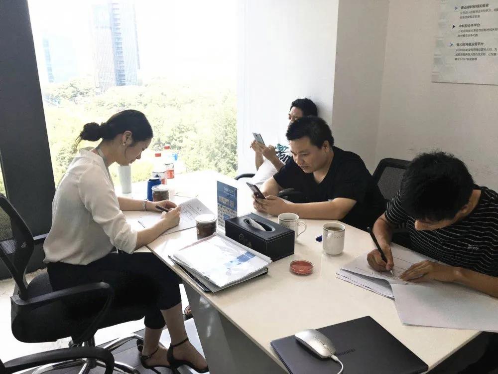 熱烈祝賀余總曾總簽約創(chuàng)綠家浙江省衢州市區(qū)級代理! 熱烈祝賀余總曾總簽約創(chuàng)綠家浙江省衢州市區(qū)級代理!